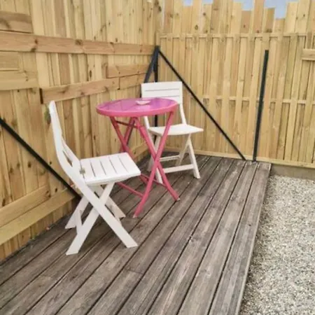 Fully Equipped With Garden *