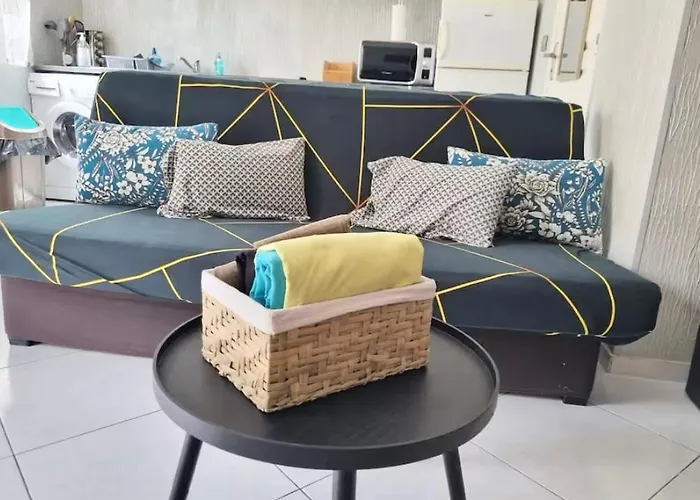 Fully Equipped With Garden *